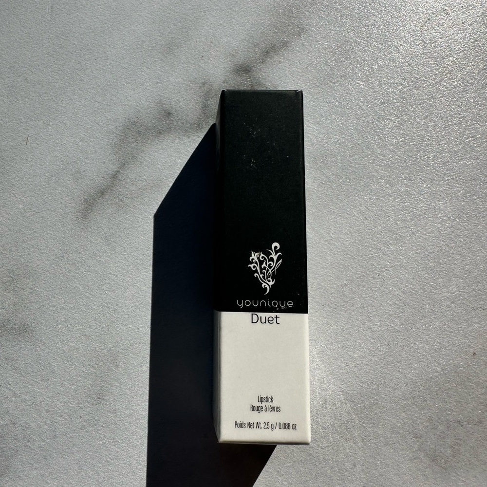 Younique Duet lipstick in Of One Mind BNIB